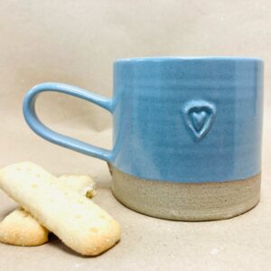 blue heart design stoneware mug