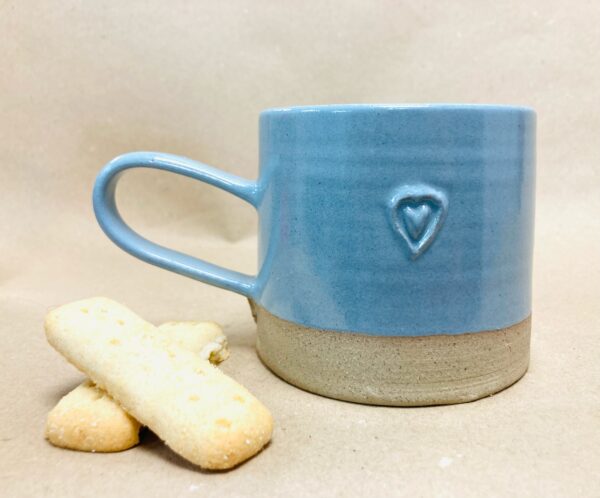 blue heart design stoneware mug