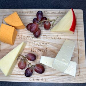 Personalised wooden cheeseboard