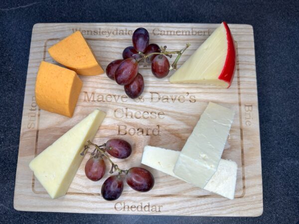 Personalised wooden cheeseboard