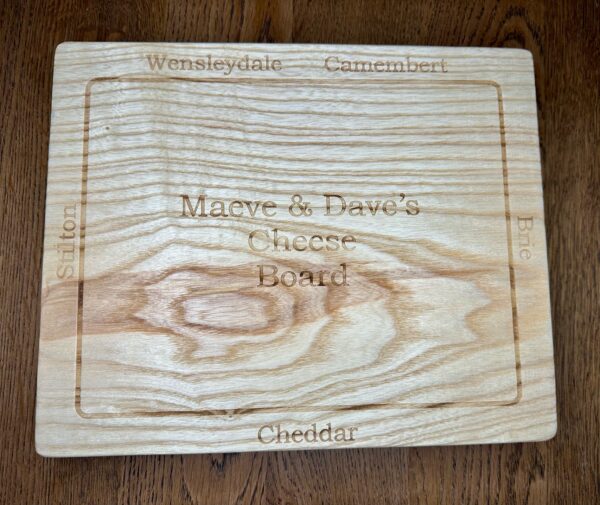Spruce York personalised wooden cheeseboard
